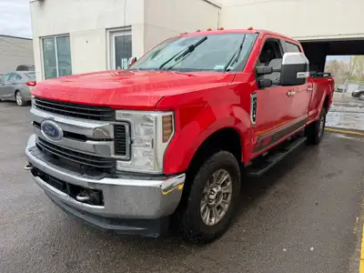 FORD F250 2018 DIESEL 4X4 AUTOMATIQUE FULL AC MAGS EN ALUMINUM, VITRES ELECTRIQUES, PORTES ELECTRIQU...
