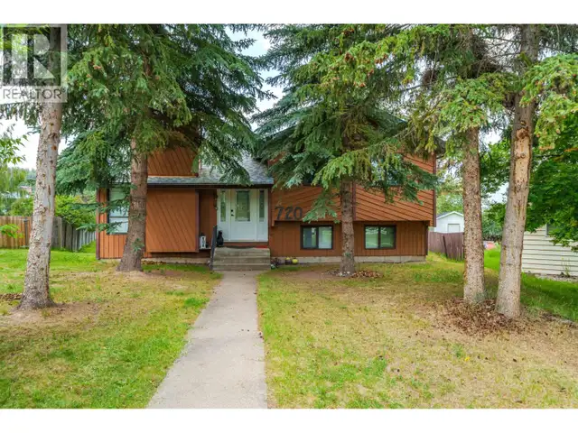 720 CARIBOO TRAIL 100 Mile House, British Columbia in Houses for Sale in 100 Mile House - Image 3