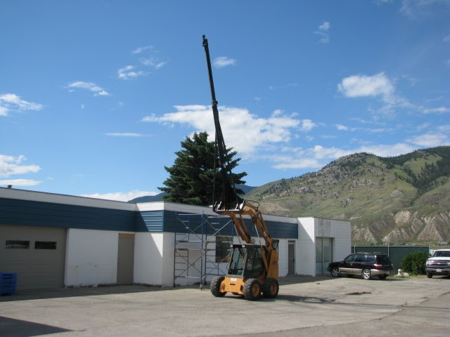 Skid Steer Lifting Boom in Heavy Equipment Parts & Accessories in Kamloops