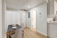 Welcome to The SunRise Contemporary apartments surrounded in natural light create the ideal urban sa... (image 4)