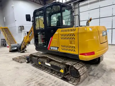Rent this beautiful SANY SY95C. Comes with blade, coupler, hydraulic thumb, bucket. BEST RATES IN HA...