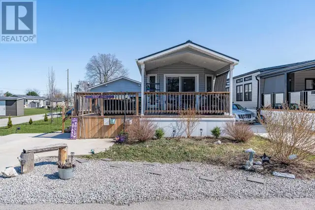 10 OAK STREET - 4449 MILBUROUGH LINE Burlington, Ontario in Houses for Sale in Oakville / Halton Region - Image 4