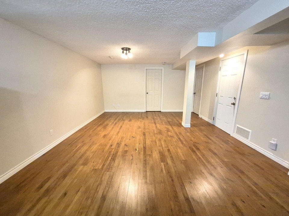 Near LRT-Gorgeous RENOD 2BR Legal Bsmt-Open Concept Ktchn/PetsOK 4