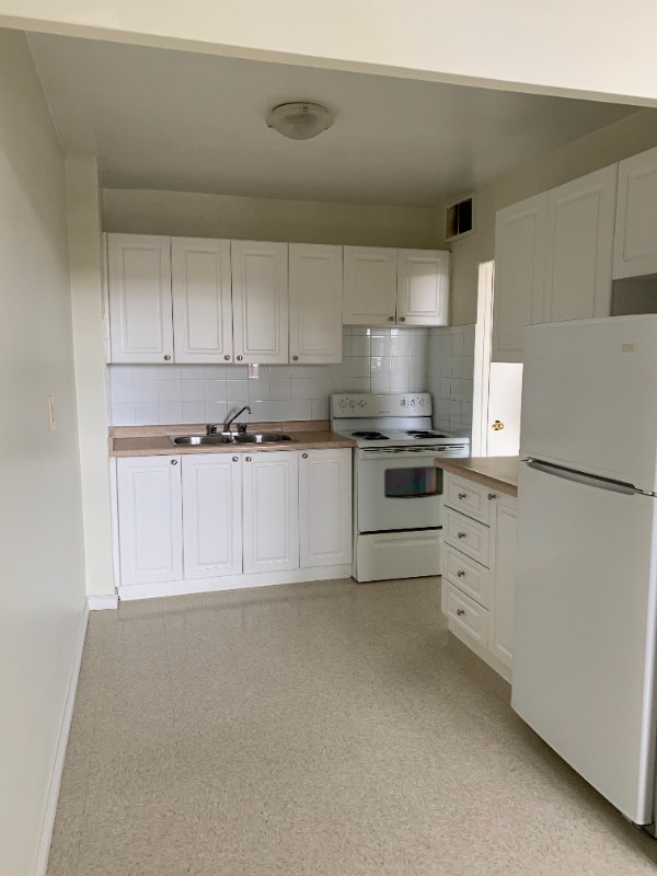 2 Bedroom Apartment - Concordia Apts (Senior Discount Available) 3