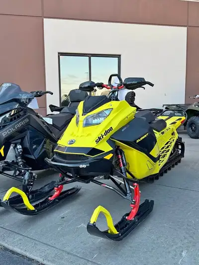 APPLY NOW: https://www.ridecollective.ca/get-pre-approved 2020 SKIDOO SUMMIT 850 TURBO 165 Factory-b...