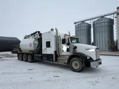 2015 Foremost Hydrovac/2015 Kenworth T800 Tri Drive -Cummins ISX15 525 HP -*DELETED* -ONLY 13,240 HR...
