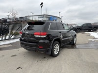 Recent Arrival! 2022 Jeep Grand Cherokee WK Laredo E Diamond Black Crystal Pearlcoat 3.6L V6 24V VVT... (image 8)