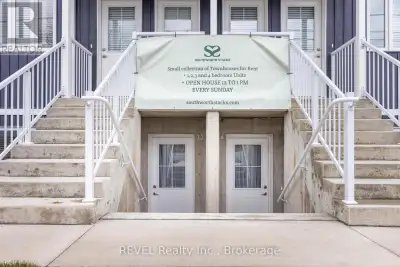 Welcome to your new home at Southworth Stacks! Conveniently located within walking distance to groce...