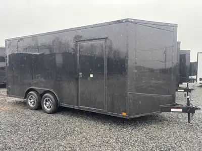 Remorque fermée 8.5x16 2 portes arrières + 1 porte côté Parfait pour travailler avec style et durabi...