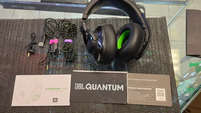 JBL Quantum 910X Wireless Gaming Headset - Black/Green (USED) in General Electronics in Hamilton - Image 3