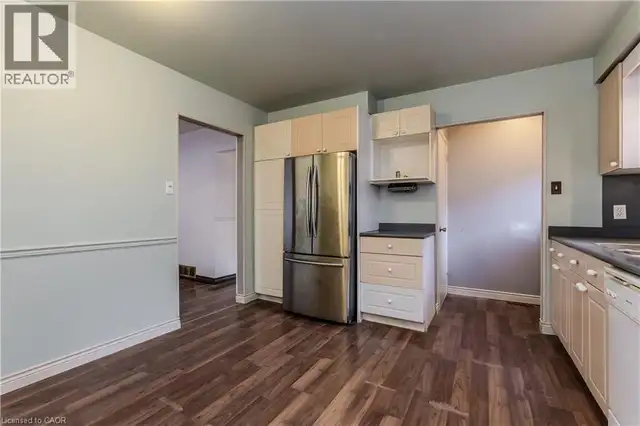 3196 CENTENNIAL Drive Burlington, Ontario in Houses for Sale in Oakville / Halton Region - Image 17