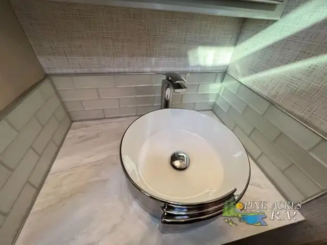 2024 Newmar Ventana 3512 Diesel Pusher in RVs & Motorhomes in Moncton - Image 43