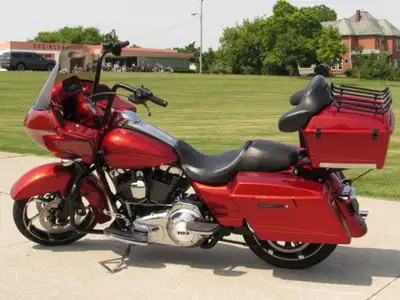 - $10,000 in Options - 103 Motor - Throaty Exhaust, This Amazing 2013 Road Glide Sounds Really Good...