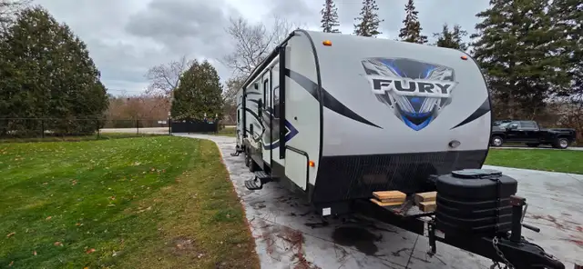 SOLD!  TOY HAULER-4K-GENERATOR 15HR -8X10'GARAGE-PWR BUNK-7400LB in Travel Trailers & Campers in Brantford - Image 15