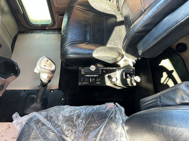 2012 PETERBILT 367 Winch Truck in Heavy Equipment in St. Albert - Image 10