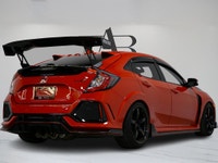 This 2018 Honda Civic is a local Ontario vehicle. Combining efficiency, sporty performance, and mode... (image 3)