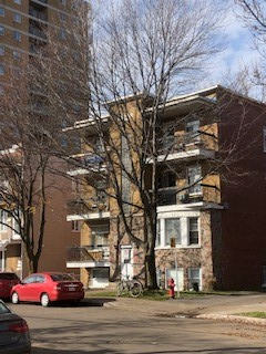 BELLES CHAMBRES A LOUER SECTEUR LIMOILOU PRES DE TOUS LES SERVICES ET DE LA 1 ERE AVENUE . MEUBLEES...