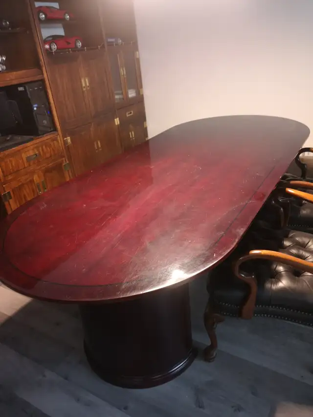 Boardroom table oval 8 feet banding in Dining Tables & Sets in Markham / York Region - Image 3