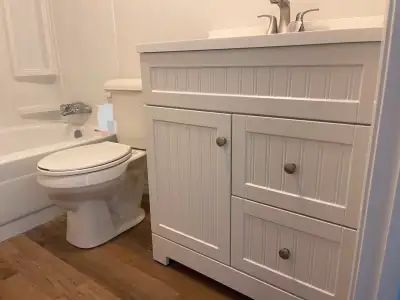 Beautifully renovated 1 and 2 bedroom apartments in a park like setting. Close to downtown and the a...