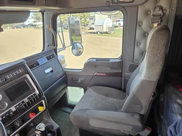 2015 KENWORTH T800 in Heavy Trucks in Kamloops - Image 21