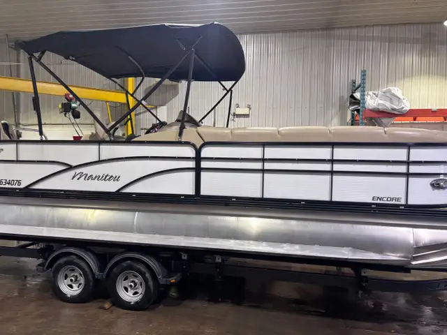 2018 Manitou 24 ENCORE PONTON 3 QUILLES DE LUXE, AVEC DEUX MOTEU in Powerboats & Motorboats in Lac-Saint-Jean - Image 44