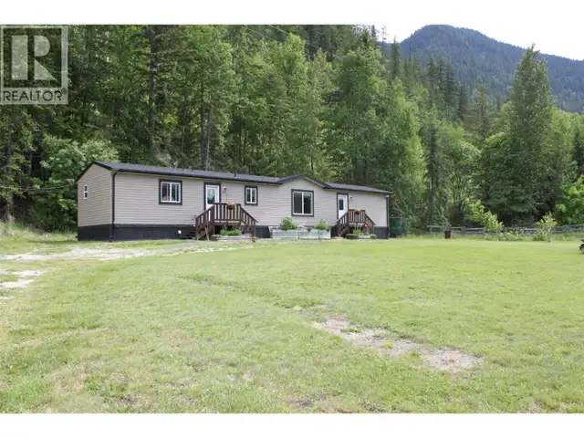 3015 6 Highway Nakusp, British Columbia in Houses for Sale in Nelson - Image 29