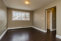 ALL INCLUSIVE RENT at 18 Elm Street Available May 1, 2026! Looking for the perfect student rental cl... (image 5)