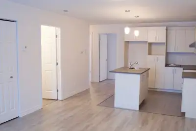 5 1/2 immeuble récent dans 5 logements, très propre, tranquille, idéal pour télétravail, non fumeur,...