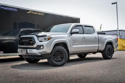 AD ID 39344: Call 416-335-6214 (Open 11 AM - 7 PM) | Email: jspec.team@gmail.com Toyota 4Runner, Tac...