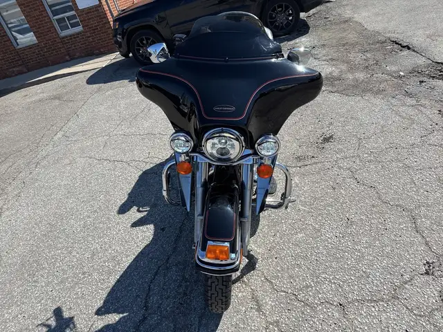 2001 Harley-Davidson Electra Glide Classic ~ ELECTRA GLIDE ~ 88C in Sport Touring in City of Toronto - Image 8
