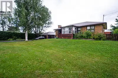 Exceptional 131.84 x 107.86 irregular corner lot in the desirable Crestview, Meadowlands, Woodroffe...