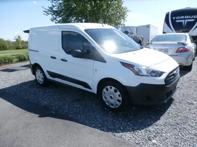 PAR TÉLÉPHONE SEULEMENT (514)(236)(8008) FORD TRANSIT CONNECT 2023 4 CYLINDRES 2 LITRES AUTOMATIQUE,...