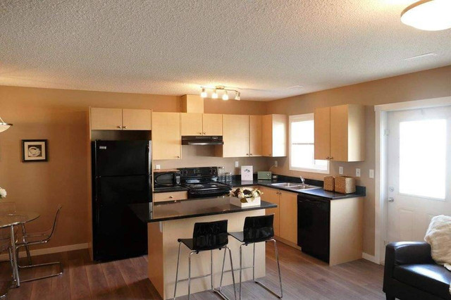 Southfort Village - 3 Bedroom Townhome for Rent in Long Term Rentals in Edmonton - Image 4