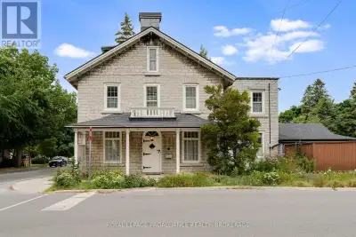 Set on a beautifully landscaped and fully fenced 0.36-acre corner lot (15,950 sq. ft.) in one of Kin...