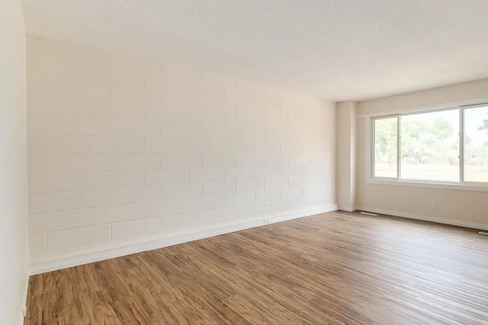 Apartments for Rent In Medicine Hat - Parkland Townhomes - House 3