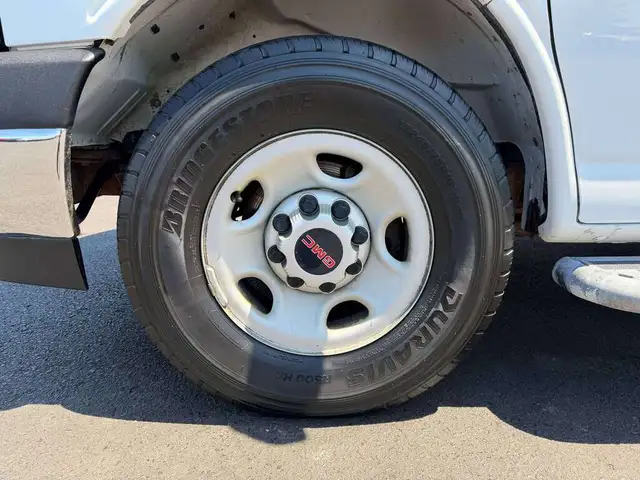 2017 GMC Savana5352715857382707210