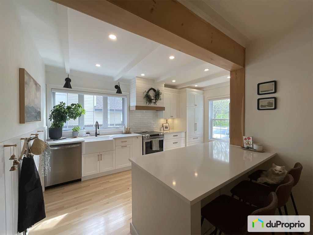 $715,000 - 2 Storey for sale in Coteau-Du-Lac — photo 1
