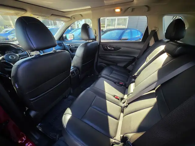 2017 Nissan Rogue SL in Cars & Trucks in Richmond - Image 30