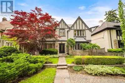 44 ELDERWOOD DRIVE Toronto (Forest Hill South), Ontario