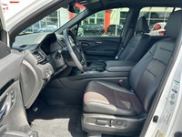 Command the road with this stunning 2024 Honda Ridgeline Black Edition Crew Cab Pickup. This Certifi... (image 9)