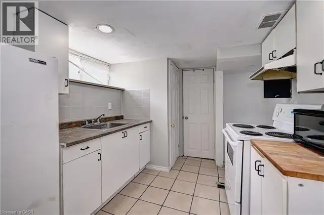 147 COURTLAND Avenue E Kitchener, Ontario in Houses for Sale in Kitchener / Waterloo - Image 39