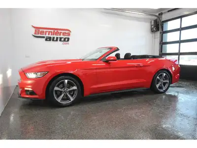 Ford Mustang V6 Convertible 2017 avec moteur 3.7L V6 developpant 300 HP et transmission manuelle 6 v...