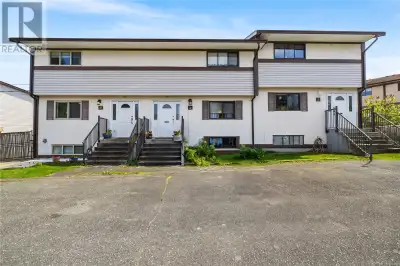 Located in central Campbell River, this spacious, three story townhome is perfect for first time hom...