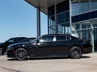Welcome to 400 Chrysler Dodge Jeep Ram. PITCH BLACK,RADIO: UCONNECT 4C NAV W/8.4 DISPLAY,POWER SUNRO... (image 4)