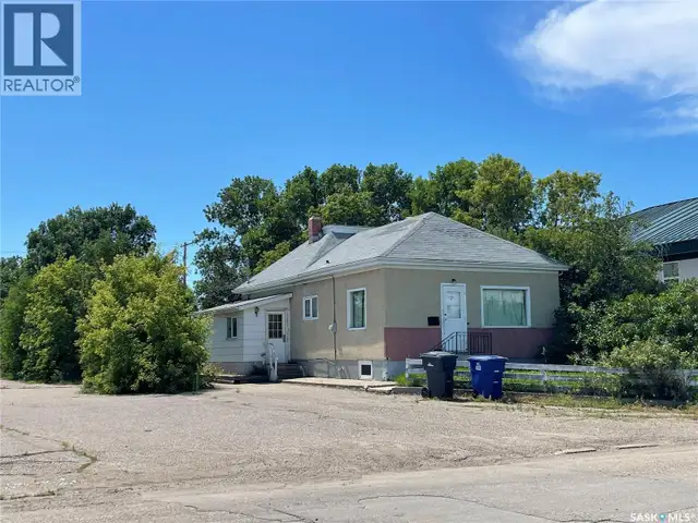112 & 120 SIMS AVENUE Weyburn, Saskatchewan in Land for Sale in Regina - Image 3