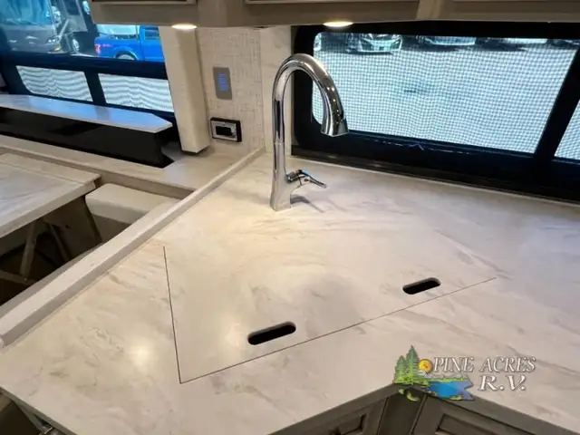 2024 Newmar Ventana 3512 Diesel Pusher in RVs & Motorhomes in Moncton - Image 20