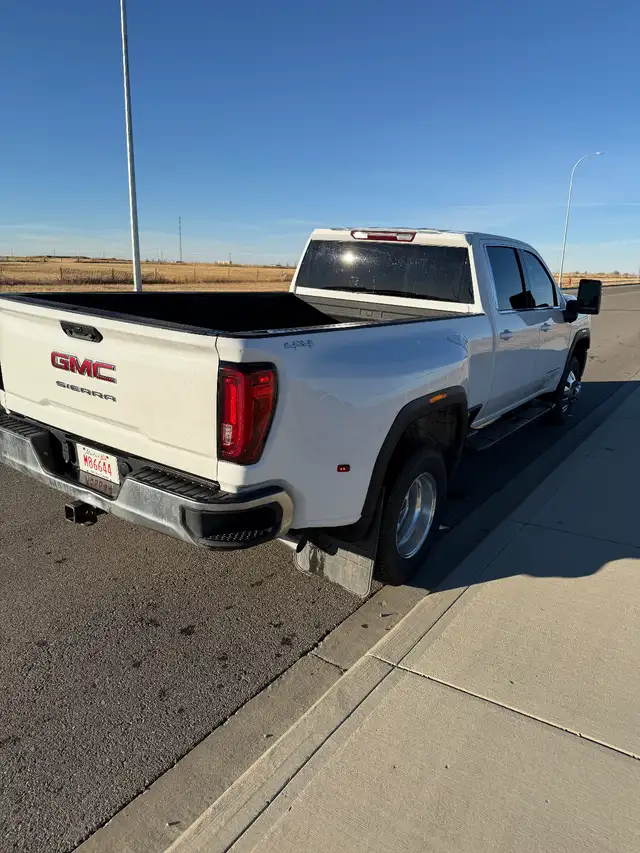 2021 L5P Duramax Dually in Cars & Trucks in Lethbridge - Image 5