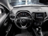 *Efficient 2.4L Tigershark Engine. Modern Uconnect Tech. Ideal Daily Commuter SUV.* Experience legen... (image 7)