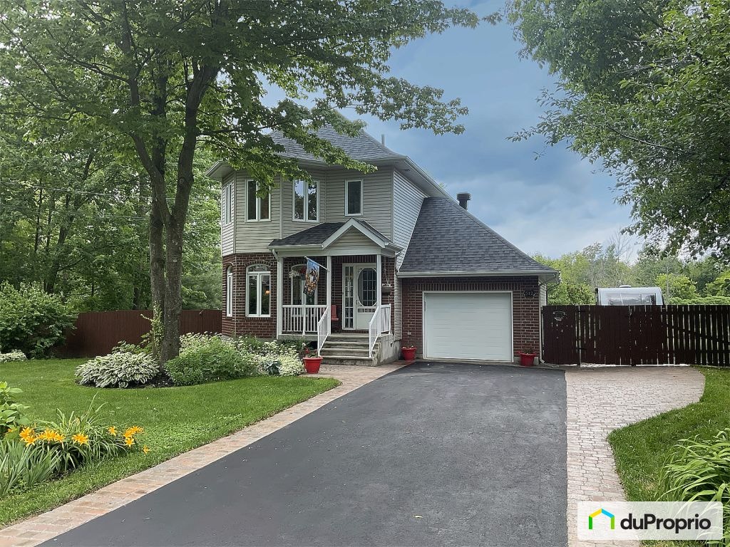 $699,900 - 2 Storey for sale in St-Lazare — photo 1