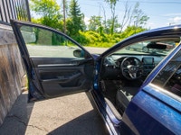 [190,000km AC / Tilt & Telescopic Steering / Power Windows-Mirrors-Locks-Keyless Entry / Cruise Cont... (image 8)